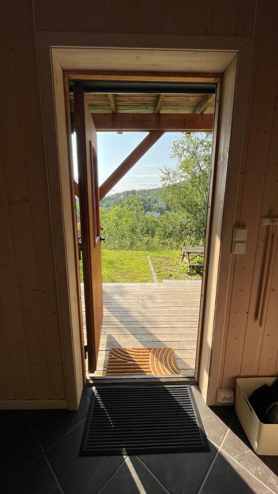 Sentral Og Romslig Naert Senja * Finnsnes